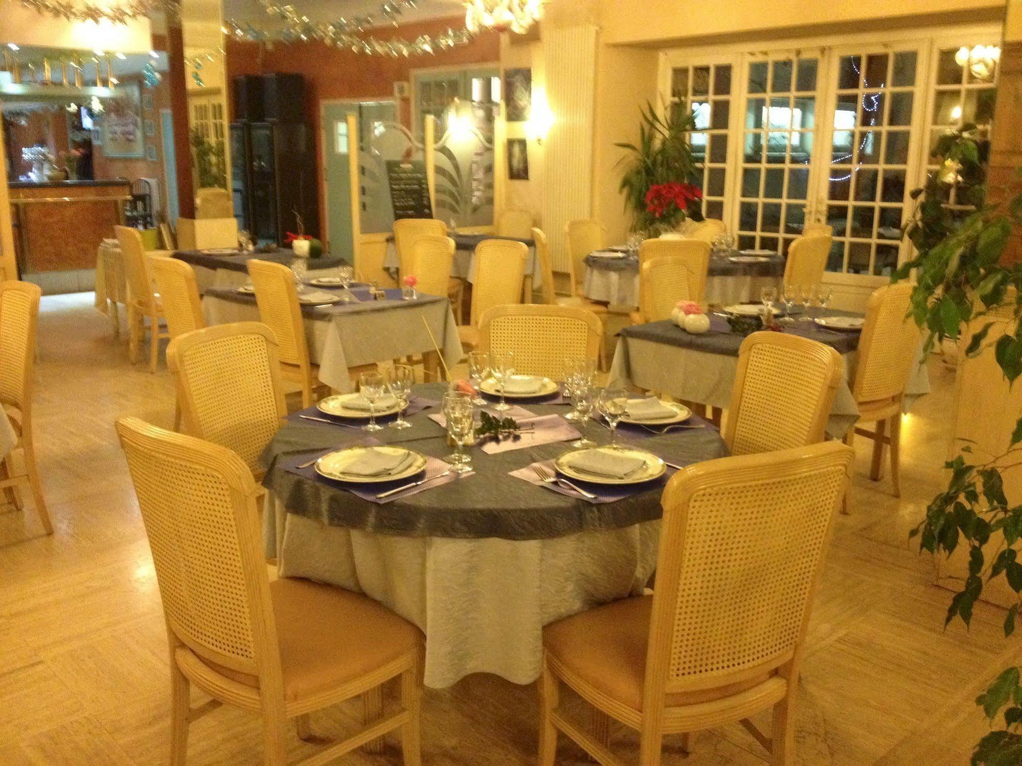 Hotel Le Tivoli Vic-en-Bigorre المظهر الخارجي الصورة
