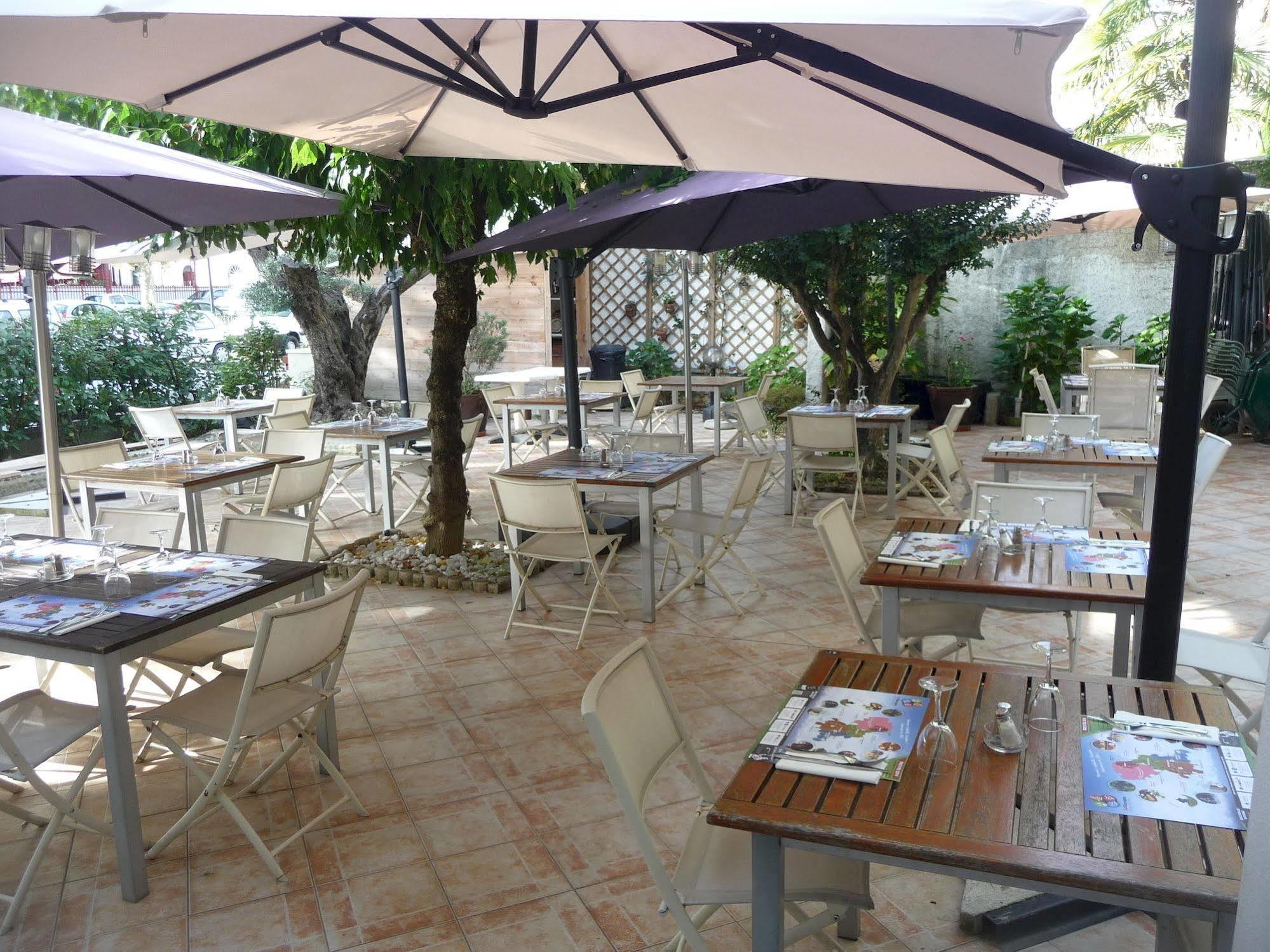 Hotel Le Tivoli Vic-en-Bigorre المظهر الخارجي الصورة